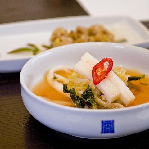 Zdjęcie: Kimchi jjigae: koreańska zupa z kimchi i wieprzowiną