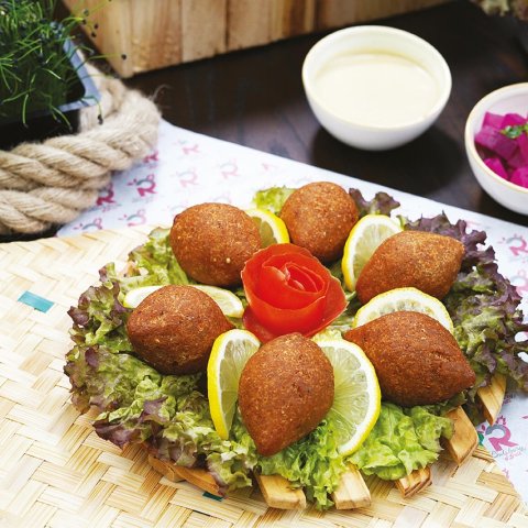 Zdjęcie: Kibbeh: libańskie kotlety z kaszy bulgur i jagnięciny