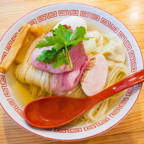 Zdjęcie: Tonkotsu ramen: kremowy bulion wieprzowy po japońsku