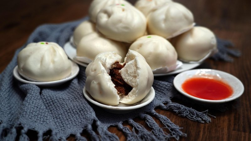 Zdjęcie: Char siu bao: puszyste bułeczki z pieczoną wieprzowiną krok po kroku