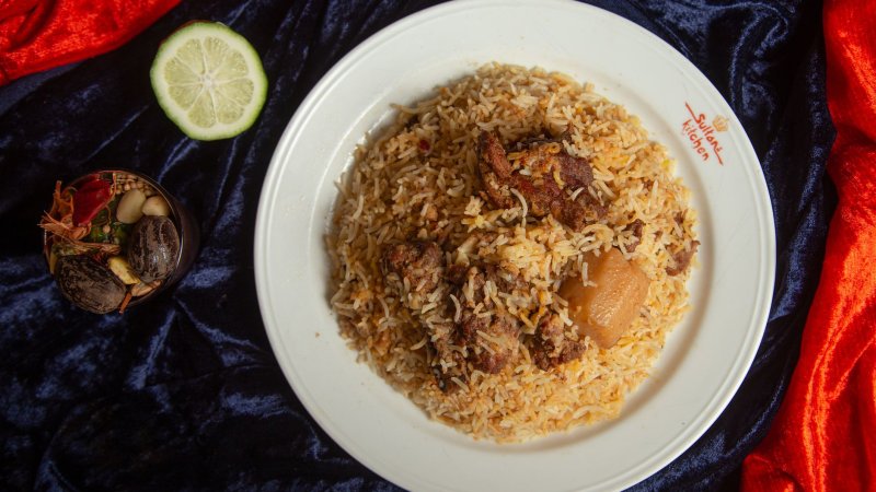 Zdjęcie: Biryani hyderabadzkie: ryż z jagnięciną warstwa po warstwie