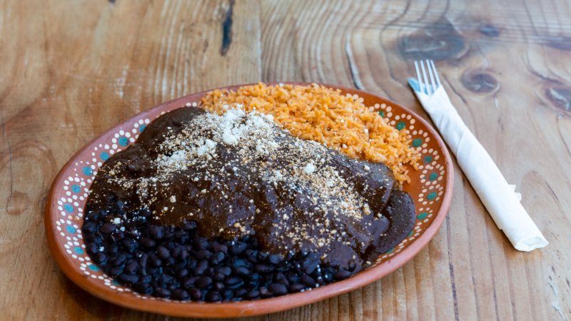 Zdjęcie: Mole negro z Oaxaki: sos ze 30 składników krok po kroku